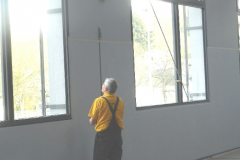 Am 01.03.2018 wurde der untere Teil der Innenwände mit einer festen abwaschbaren Farbe gestrichen